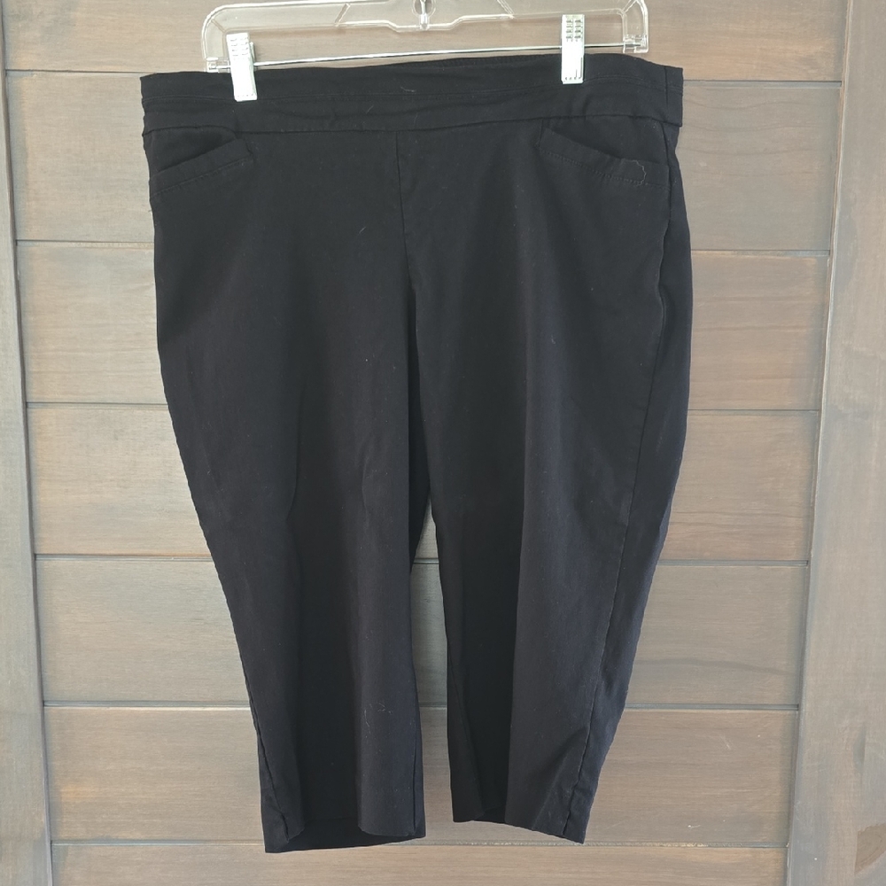 Apt. 9 Black Regular Fit Capri